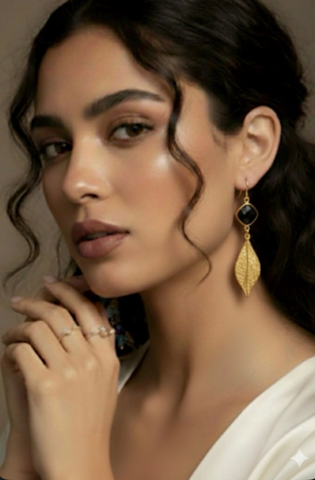 18k gold-plated earrings with Faceted Onix ston